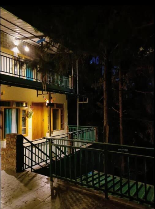 מוסורי The Hill Story, Entire Chalet, Offbeat,Cozy מראה חיצוני תמונה