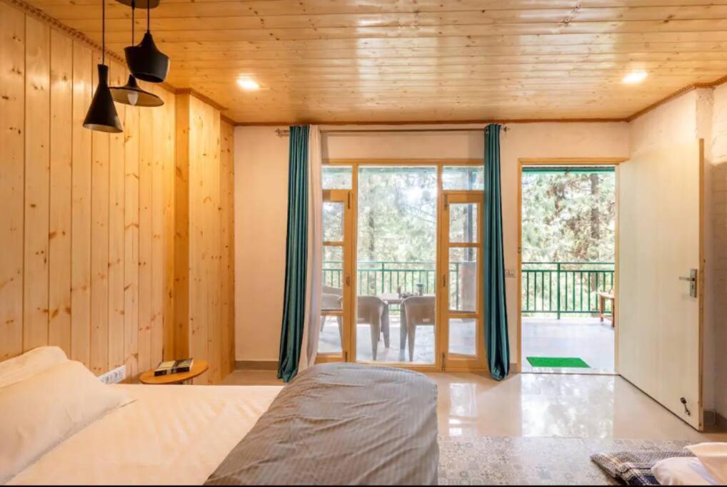 מוסורי The Hill Story, Entire Chalet, Offbeat,Cozy מראה חיצוני תמונה