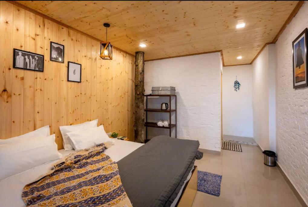 מוסורי The Hill Story, Entire Chalet, Offbeat,Cozy מראה חיצוני תמונה