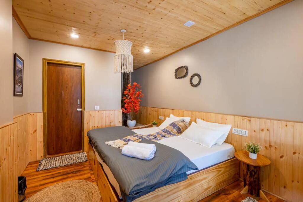מוסורי The Hill Story, Entire Chalet, Offbeat,Cozy מראה חיצוני תמונה